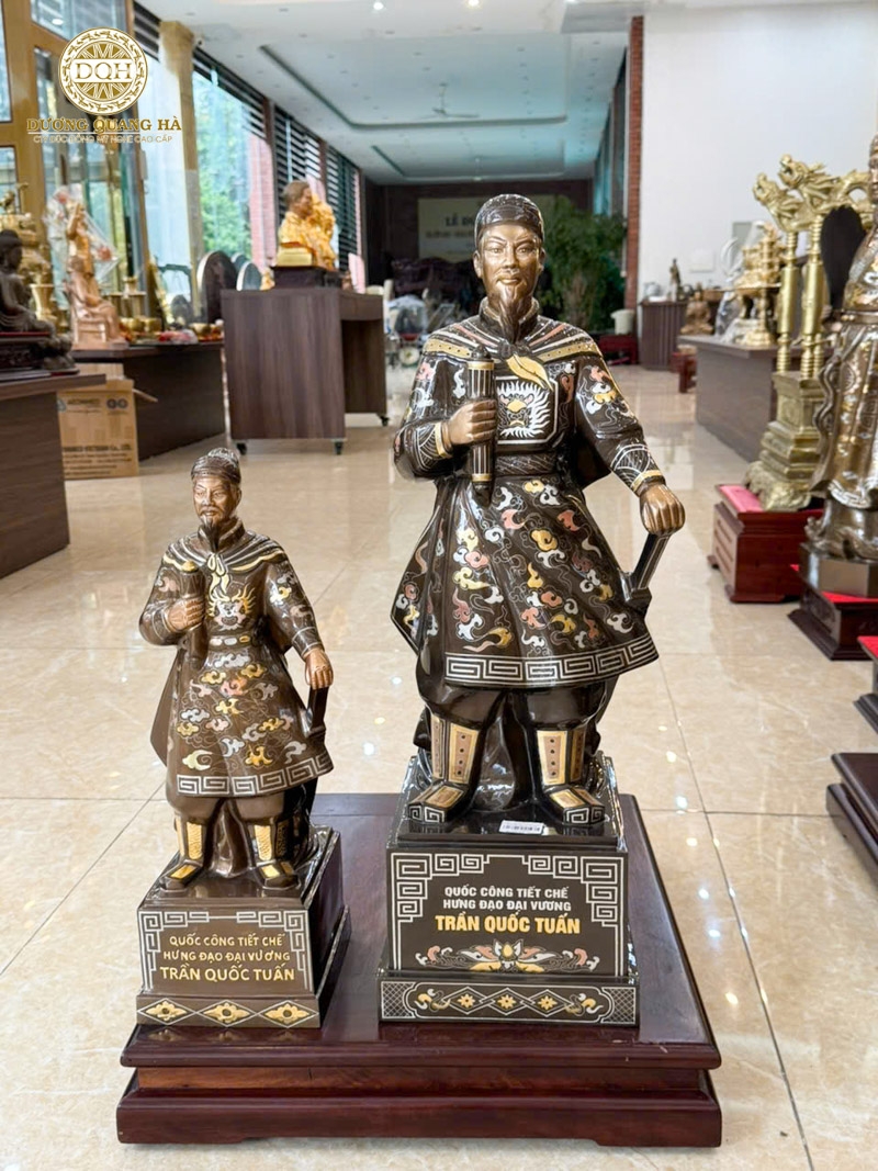 Tượng đồng Trần Hưng Đạo