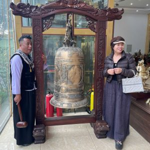 ĐÚC ĐỒNG DƯƠNG QUANG HÀ VINH DỰ ĐƯỢC ĐÓN TIẾP CÔ CHIẾN XINH ĐẸP VỀ DUYỆT TƯỢNG ĐẤT VÀ THỈNH CHUÔNG