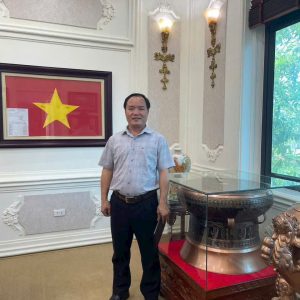 BÀN GIAO QUẢ TRỐNG 70CM MÀU ĐỎ ĐEN BÀN GIAO TẠI TỔNG CÔNG TY ĐIỆN LỰC TỈNH HƯNG YÊN