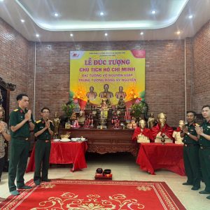 LẼ ĐÚC TƯỢNG BÁC HỒ BÁC GIÁP BÁC ĐỒNG SỸ NGUYÊN TẠI XƯỞNG DƯƠNG QUANG HÀ