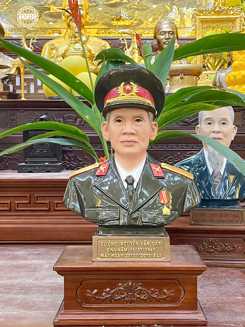 đúc tượng chân dung bán thân