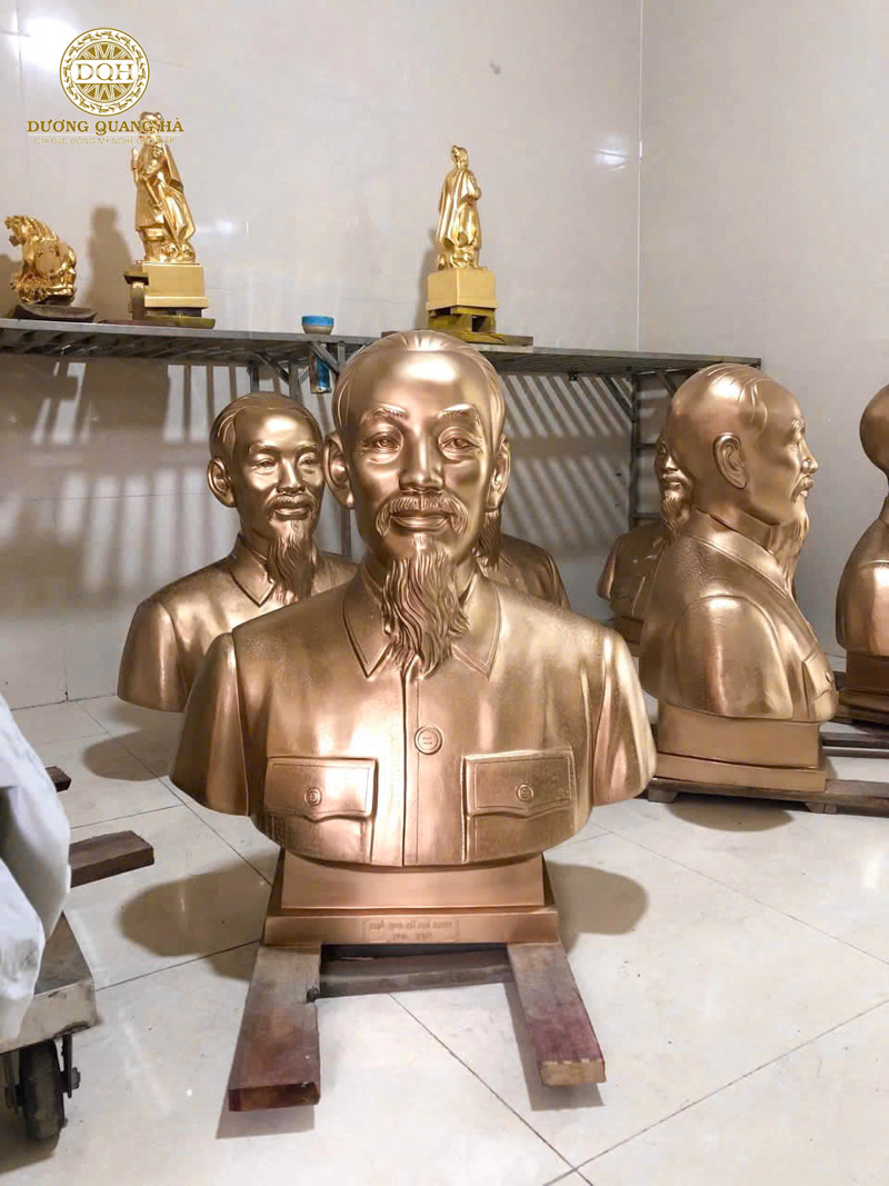 đúc tượng chân dung bán thân