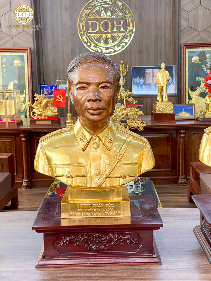 đúc tượng chân dung bán thân