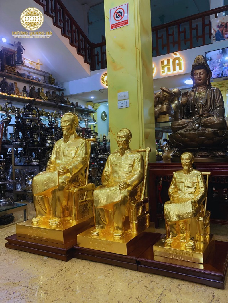 giá tượng đồng Bác Hồ