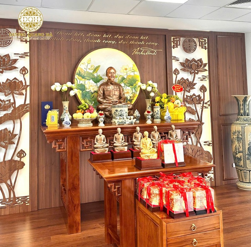 giá tượng đồng Bác Hồ