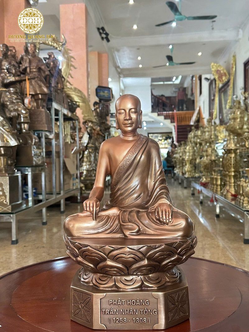 Tượng đồng Phật Hoàng Trần Nhân Tông