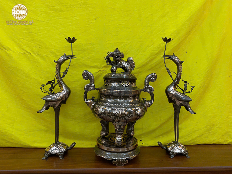 bộ tam sự đồng