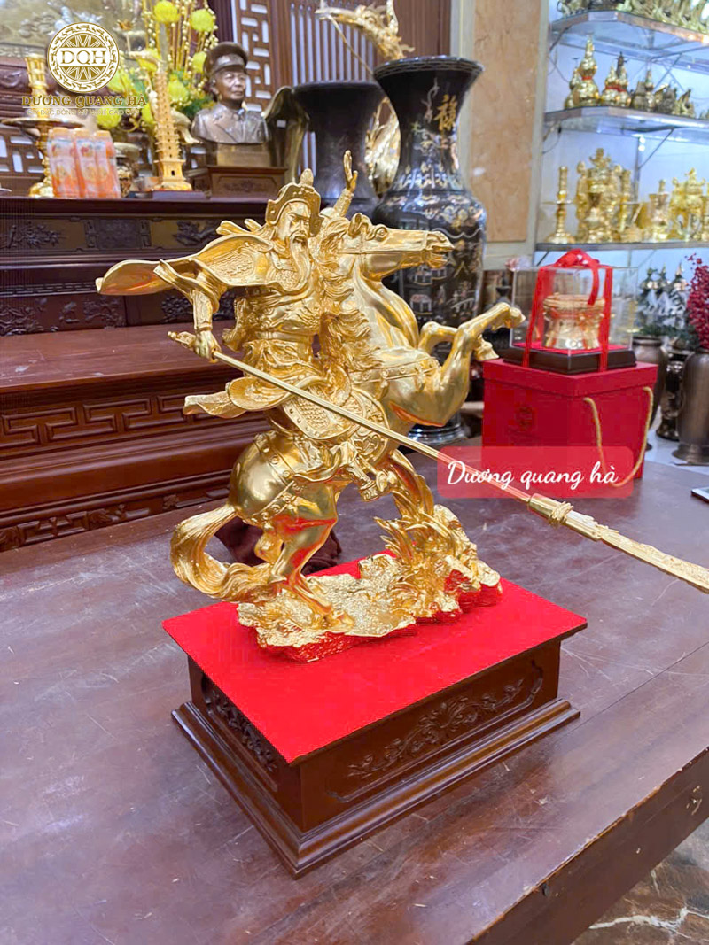 Tượng đồng Quan Vân Trường
