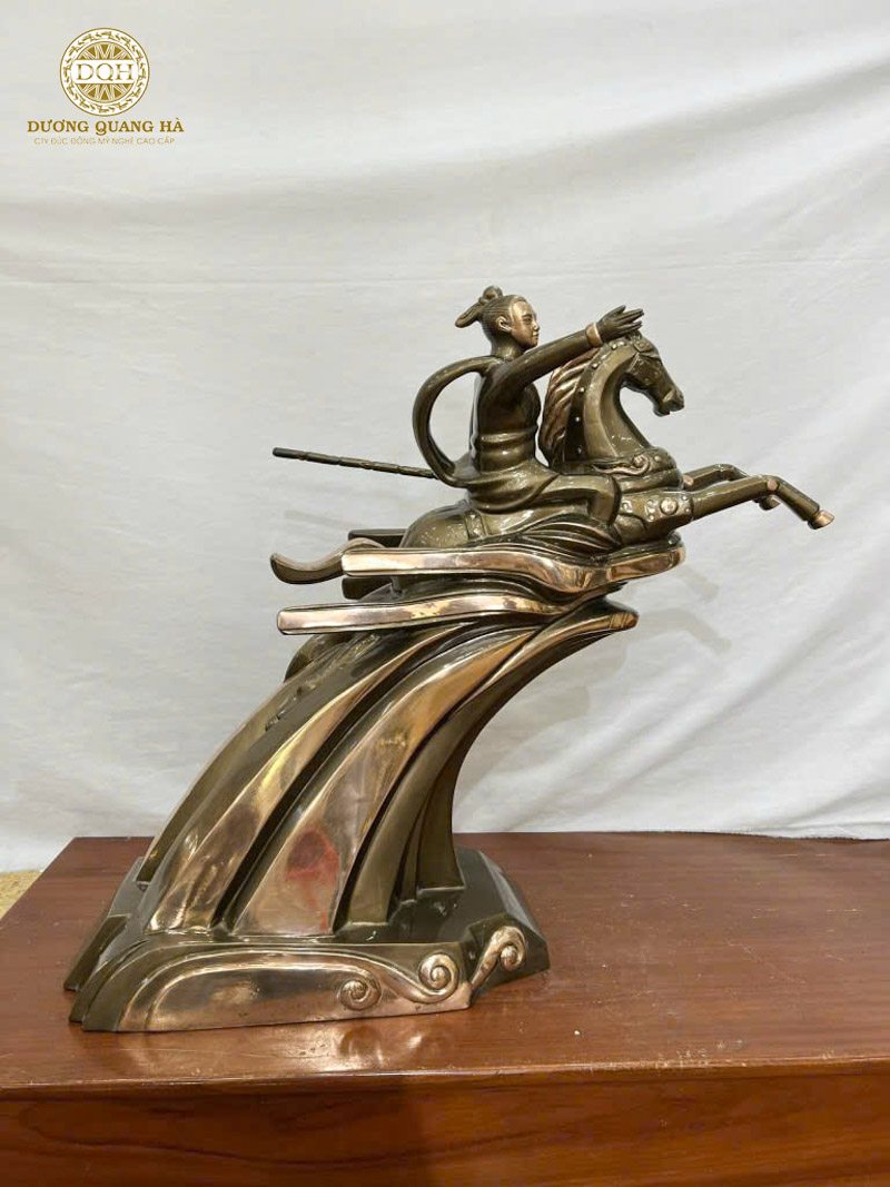 tượng đồng Thánh Gióng