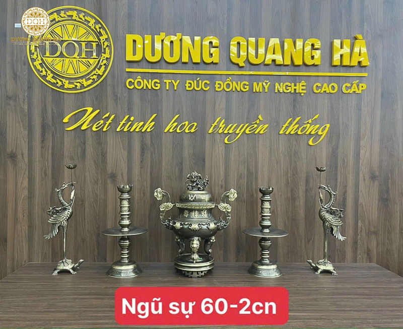 Giá bộ đỉnh đồng ngũ sự