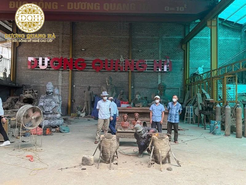 Đúc tượng đồng truyền thần