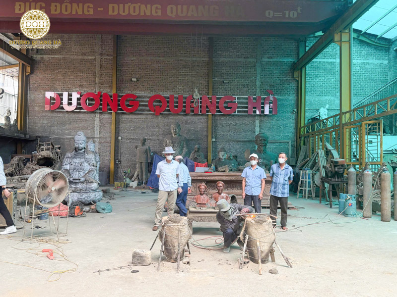 giá đúc tượng đồng truyền thần