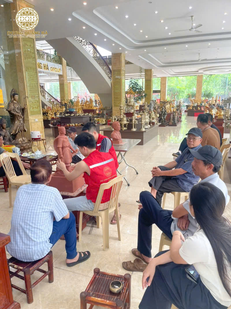 Giá tượng đồng
