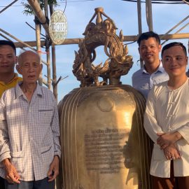 Đại Hồng Chung nặng 800kg đặt tại đền Bảo Ninh – Hải Hậu