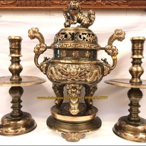 Bộ tam sự đồng đỏ chạm rồng nổi