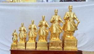 Tượng đồng Trần Hưng Đạo trưng bày phòng khách, phòng làm việc