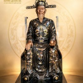 CỤ TỔ HÀ VĂN NHO ( TRUNG ĐẲNG THẦN ) ĐỒNG ĐỎ KHẢM DÁT ĐIỂM CAO 97CM